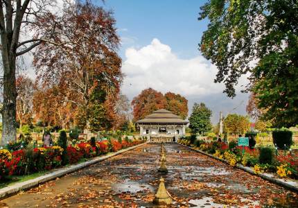 Blissful Kashmir Retreat: Chandigarh to Srinagar