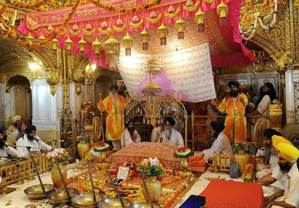 Chandigarh to Punjab Gurudwaras: Spiritual Tour